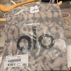 ALO Yoga Patterned Gray Tote